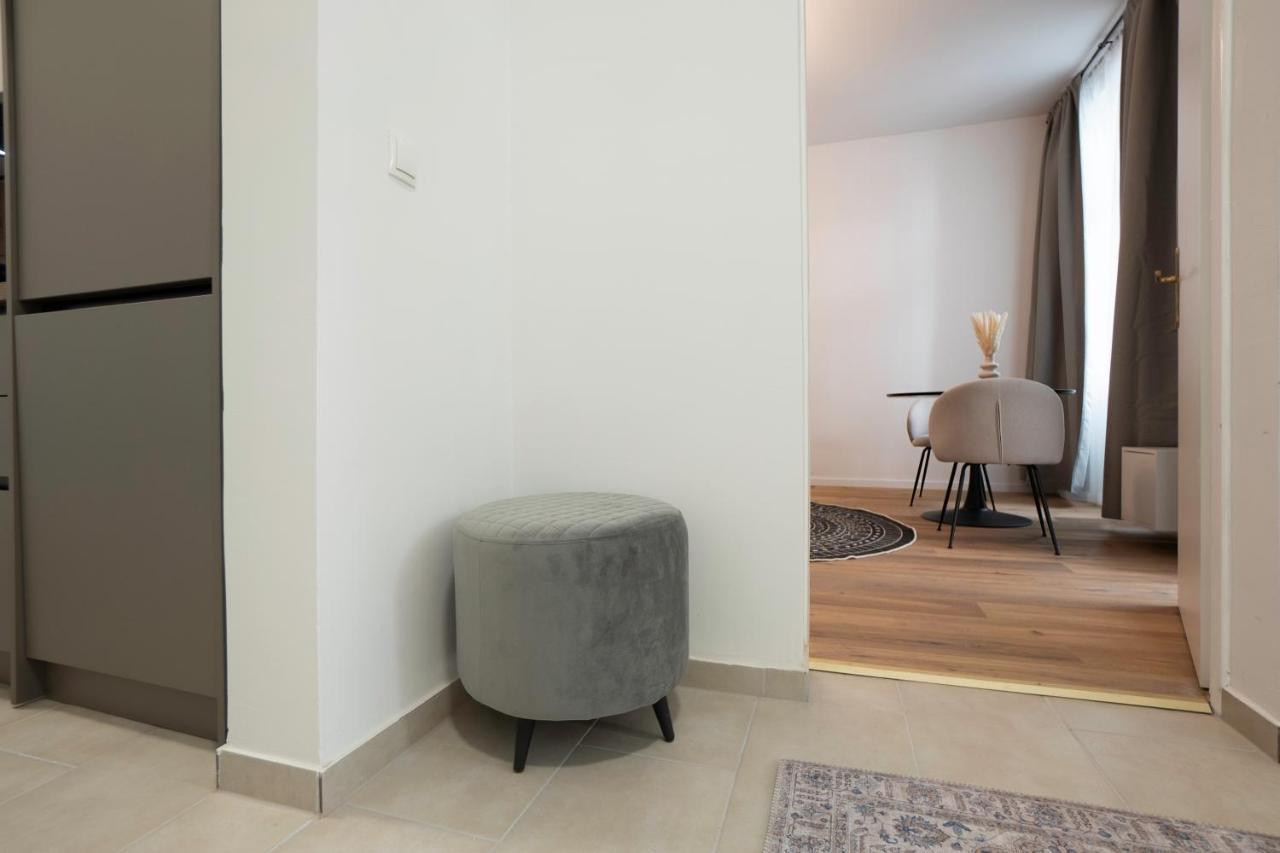 Modern Apartment With A Balcony Near Belvedere Viena Exterior foto